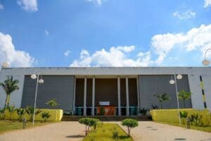 Alunos da UFSJ sofrem mal-estar após refeições no Restaurante Universitário; suspeita é de bactéria na água