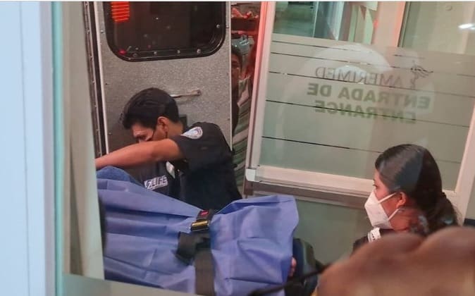 Garoto de 10 anos é resgatado da boca de um crocodilo pelos pais