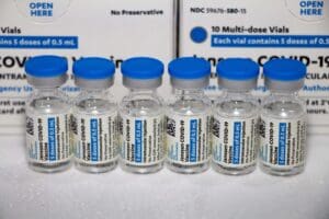 Covid-19: Mais de 7 mil doses da vacina da Janssen &eacute; enviada para a Regional de Divin&oacute;polis