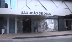 Em Divin&oacute;polis fam&iacute;lia ter&aacute; de reconhecer&nbsp;corpo por morte de Covid-19&nbsp;
