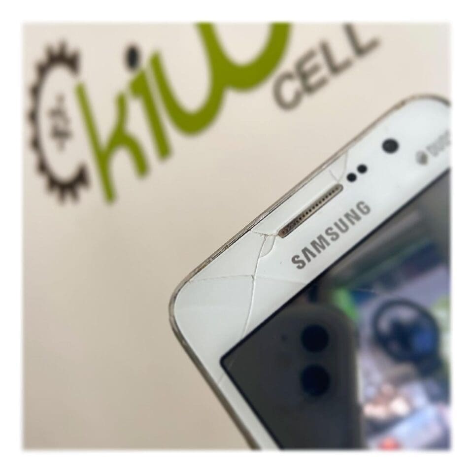 Promoção 5º dia útil – Kiwi Cell oferece troca de tela de celular com 50% de desconto