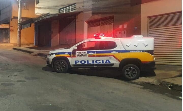 Mulher é presa acusada de tentar matar companheiro