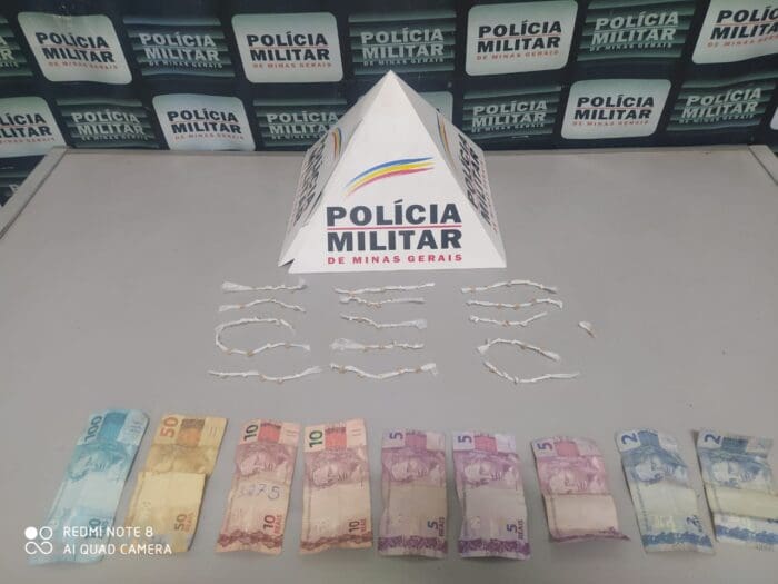 PM apreende 76 pedras de crack com adolescente