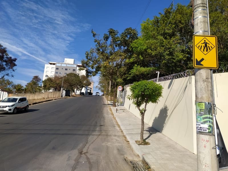 Obras de sinalização em vias pavimentadas são iniciadas em Divinópolis