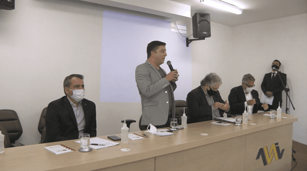Encontro de prefeitos em Divinópolis discute atraso nos repasses por parte do estado