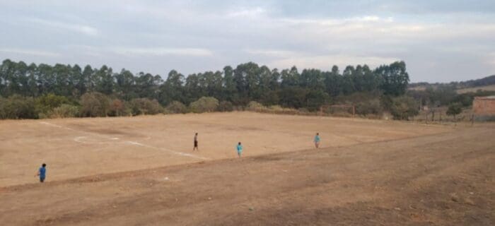 Semej e Semsur revitalizam campo do Vila das Roseiras
