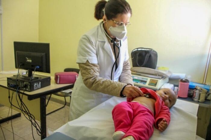 Prefeitura homenageia Médicos Pediatras