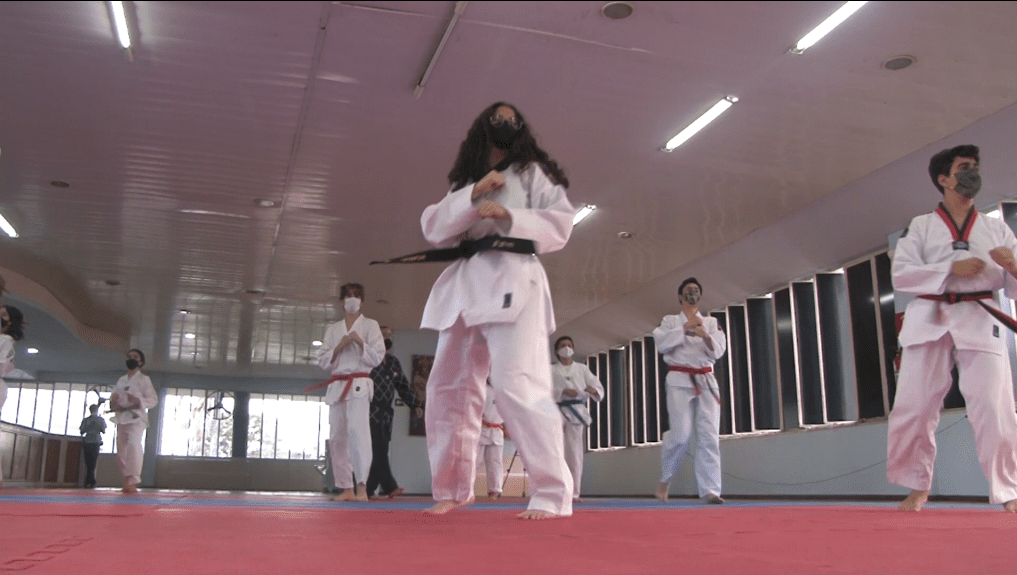 Jovem de Divinópolis obtém bom desempenho em campeonato de taekwondo