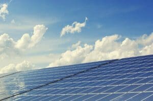 J&aacute; a energia solar representa 2% da matriz energ&eacute;tica do Brasil