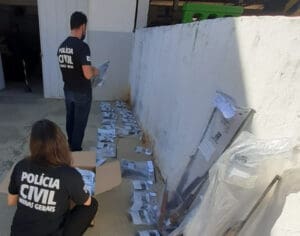 Mais de 170 armas de fogo apreendidas com adolescentes s&atilde;o destru&iacute;das em Belo Horizonte