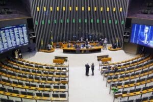 Como votaram deputados e senadores por MG sobre aumento do fundo eleitoral