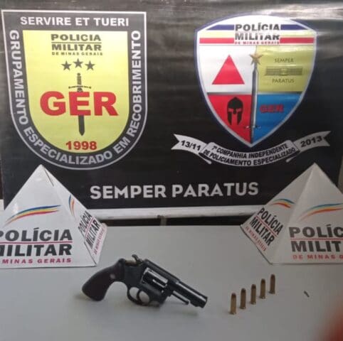 PM prende mulher em Divinópolis com arma e que teria ameaçado outra de morte na redes sociais