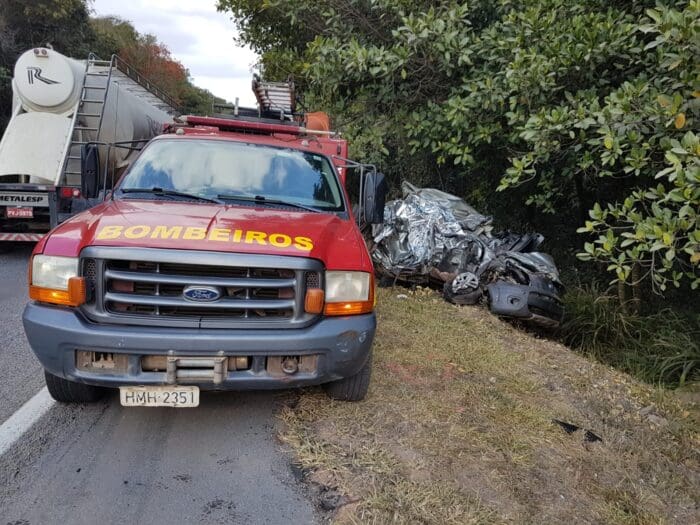 Novas informações do acidente na MG 050 entre carro e carreta que deixou mulher morta