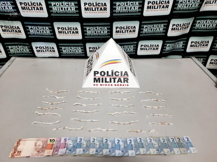 PM apreende 122 pedras de crack com adolescente