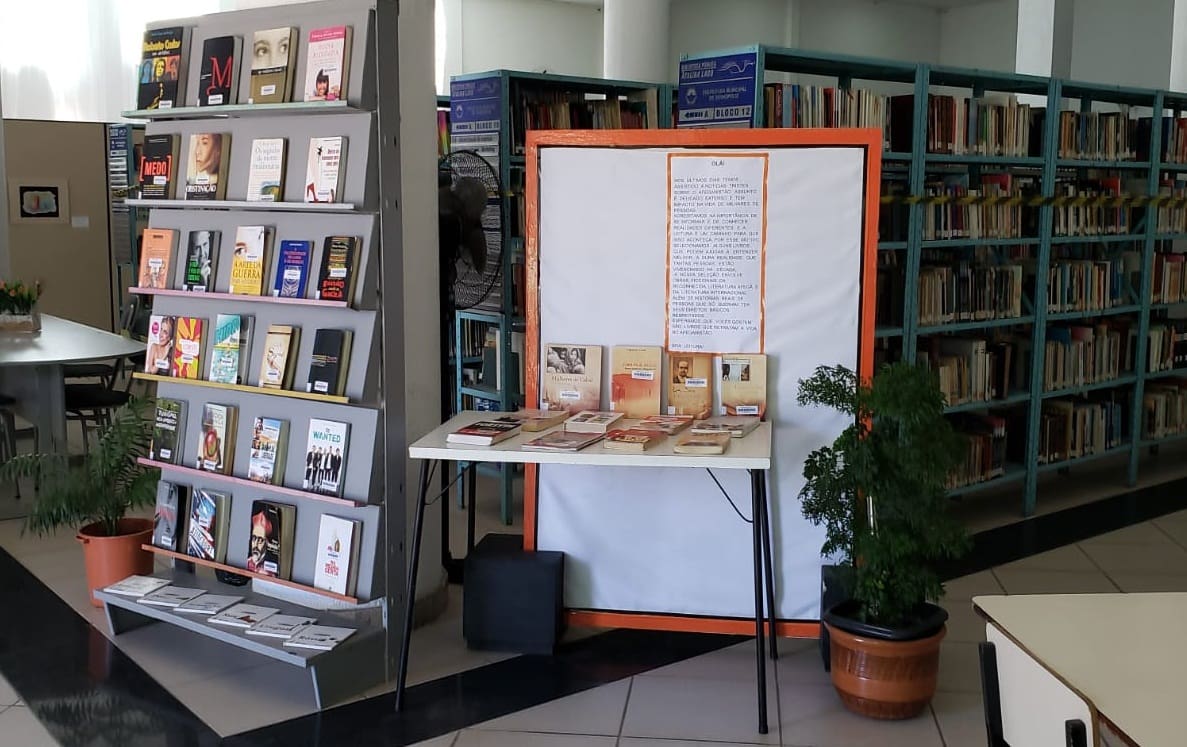 Biblioteca pública de Divinópolis faz seleção de livros que trazem na temática o Afeganistão