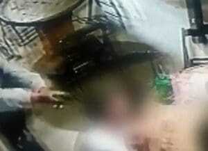 V&Iacute;DEO: Aluno tenta matar professor em bar na Bahia e arma falha tr&ecirc;s vezes