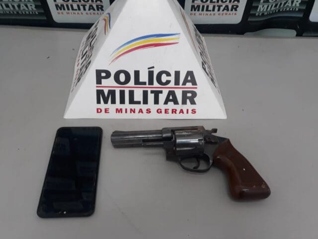PM prende acusado de duplo homicídio em bar