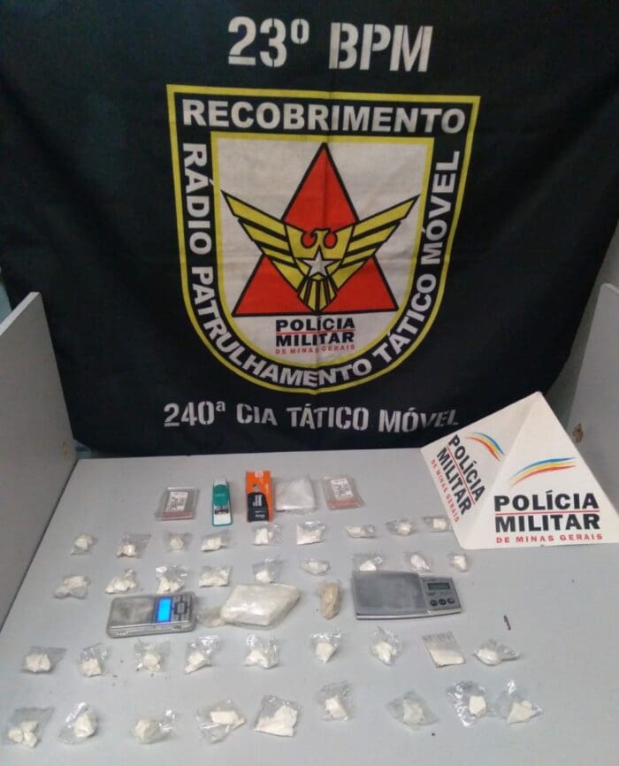 Mulher é presa no bairro Maria Helena com 36 porções de cocaína e crack