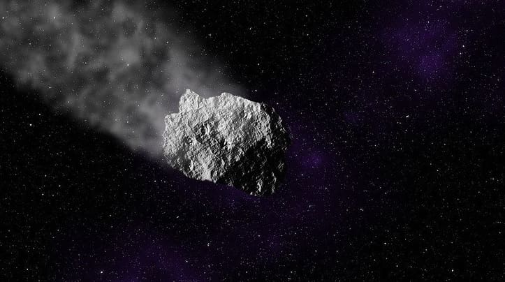 Asteroide do tamanho de três campos de futebol passa próximo a Terra