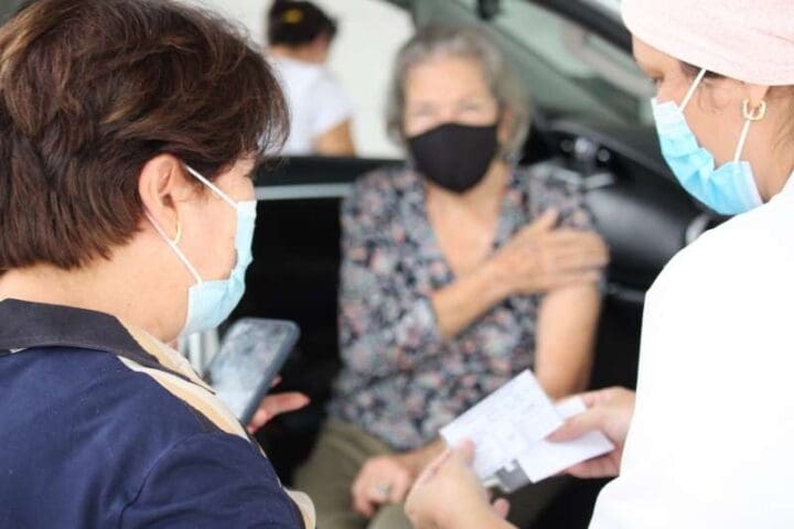 Cadastro para dose reforço da vacina contra Covid 19 em idosos acima de 80 anos está aberto