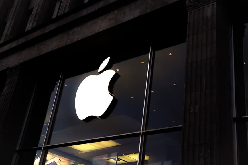 Apple orienta técnicos a fazer reparos caros desnecessários