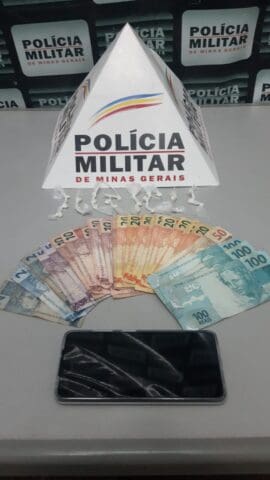 Papagaios: PM apreende adolescente denunciado por tráfico, com 24 pedras de crack