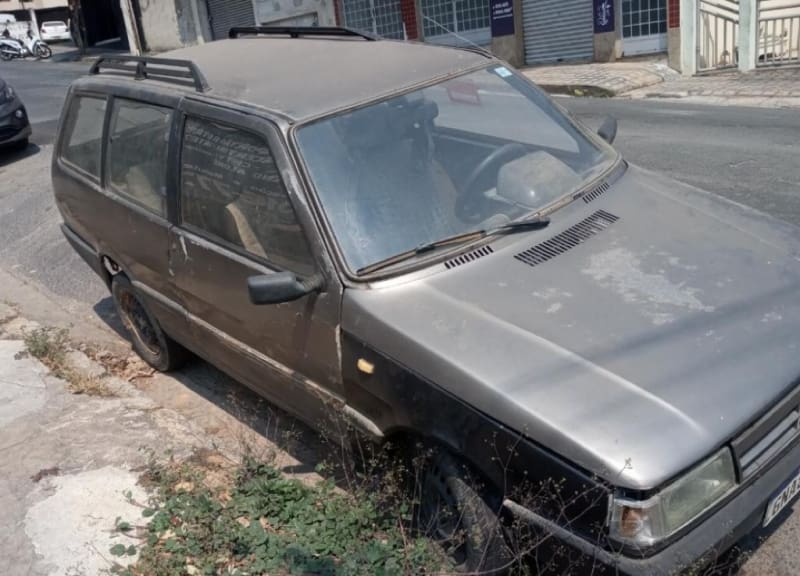 Novo edital informa retirada de veículos abandonados