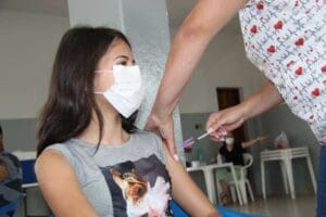 Prefeitura reabrir&aacute; cadastro de vacina&ccedil;&atilde;o para adolescentes de 14 a 17 anos