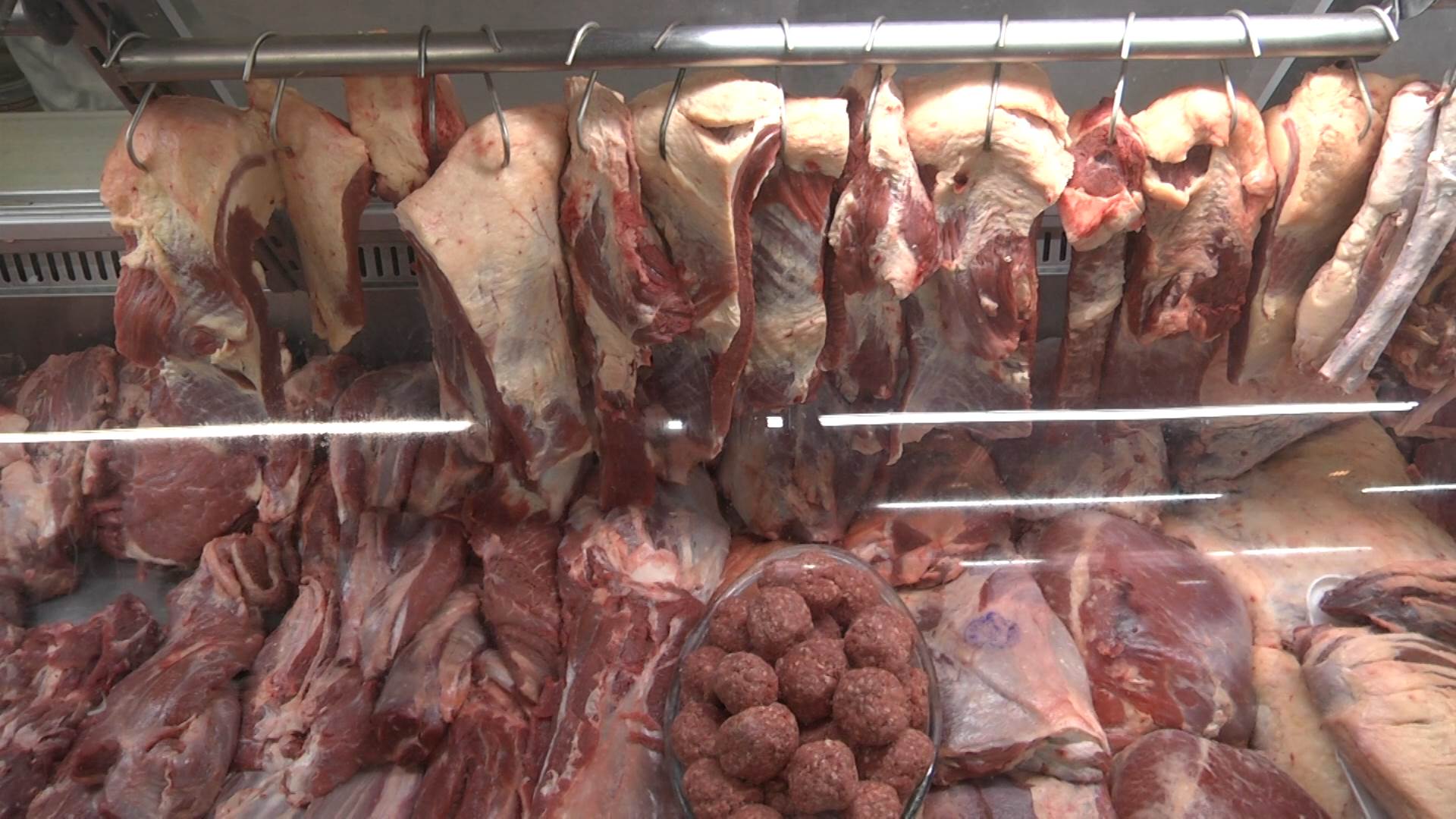 Preço da carne já subiu mais de 30% este ano; aumento já reflete no preço das refeições fora de casa