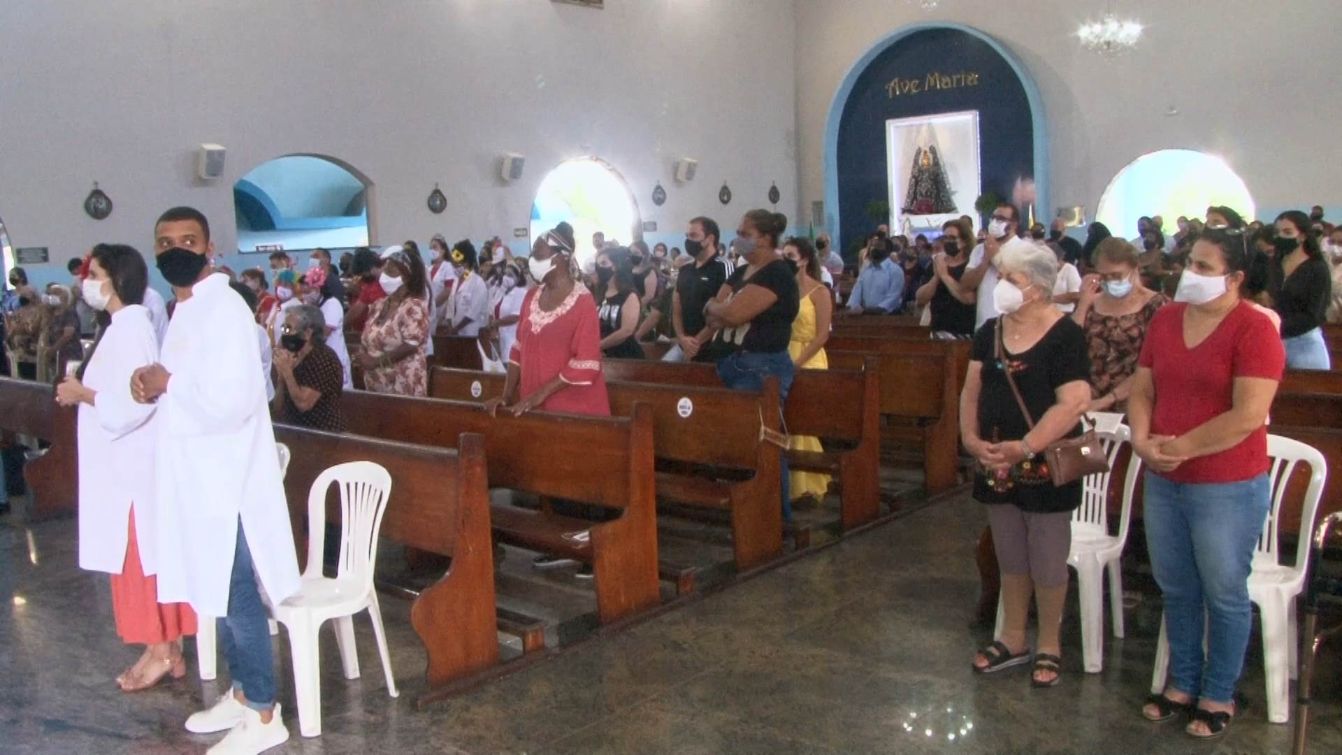 Fieis celebram Nossa Senhora Aparecida em Divinópolis