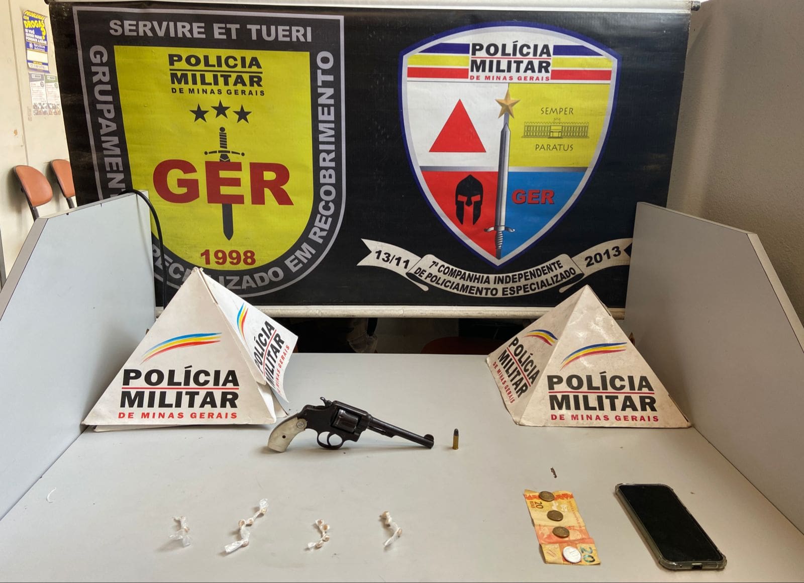 Vendedor de drogas é preso no bairro Santa Lúcia em Divinópolis