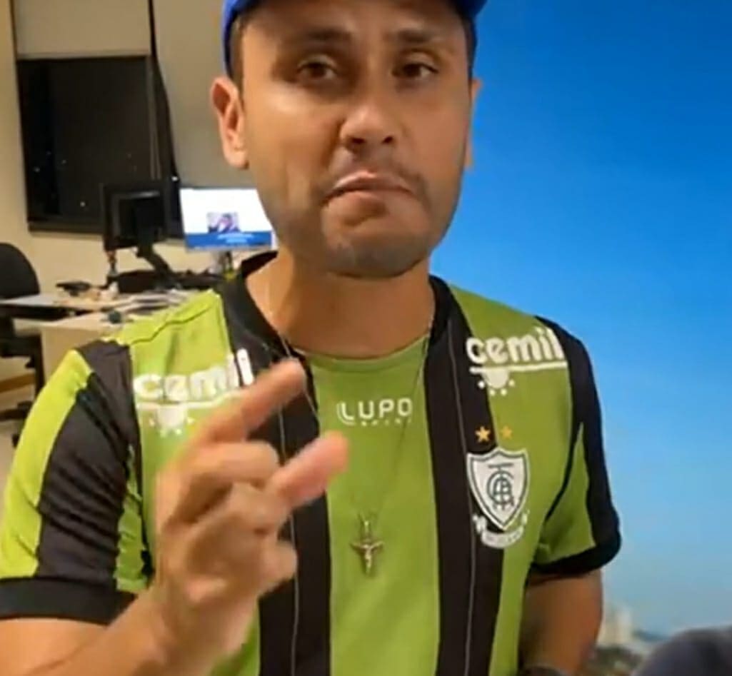 Caso Crianças no McDonald's: Deputado Cleitinho rasga intimação da Justiça e diz que vai pra cima do sistema; veja vídeo