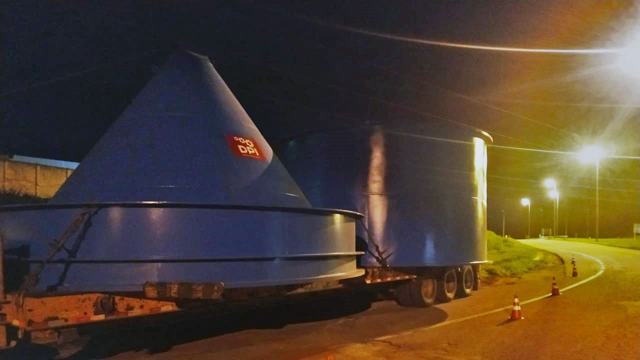 Settrans realiza escolta de carga excedente em Divinópolis