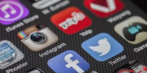 Instagram e Facebook vão inserir rótulos em postagens sobre eleições