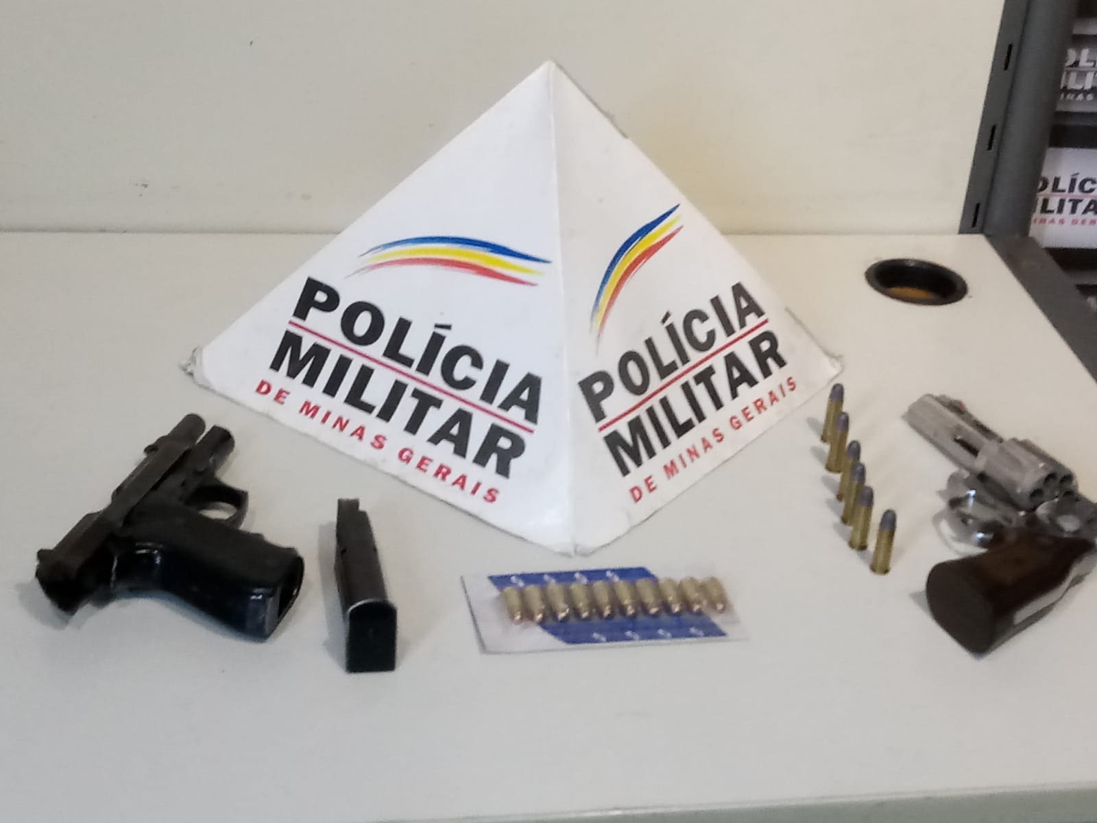 PM apreende armas durante atendimento de ocorrência de ameaça entre irmãos