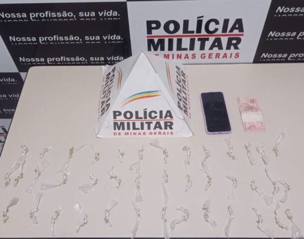 Polícia Militar apreende mais de 200 pedras de crack