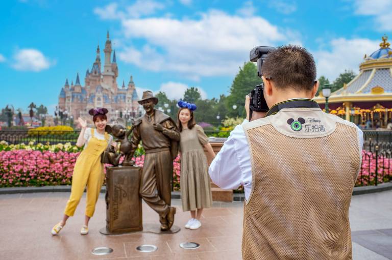 Contra Covid na China prende quase 34 mil visitantes na Disney