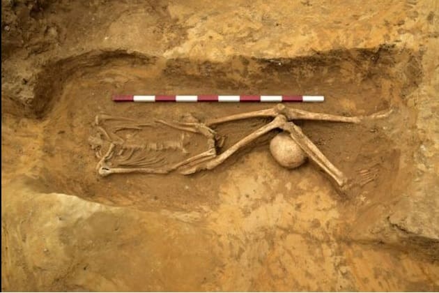 Descoberta de esqueletos decapitados assusta até os arqueólogos
