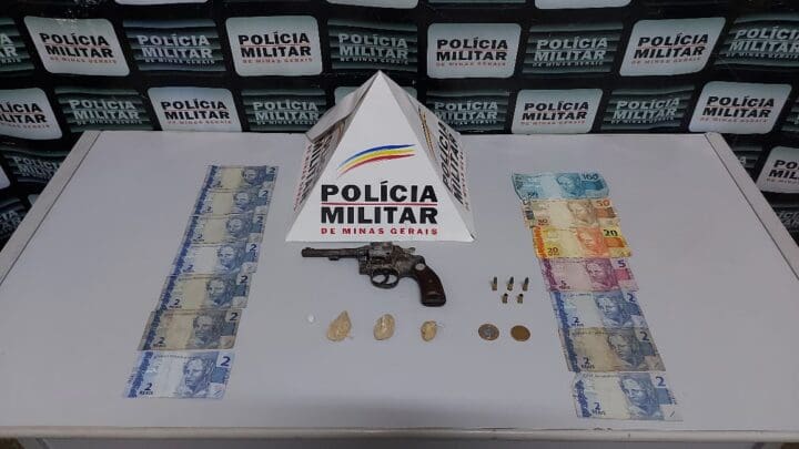 Apreensão de drogas, arma e dinheiro