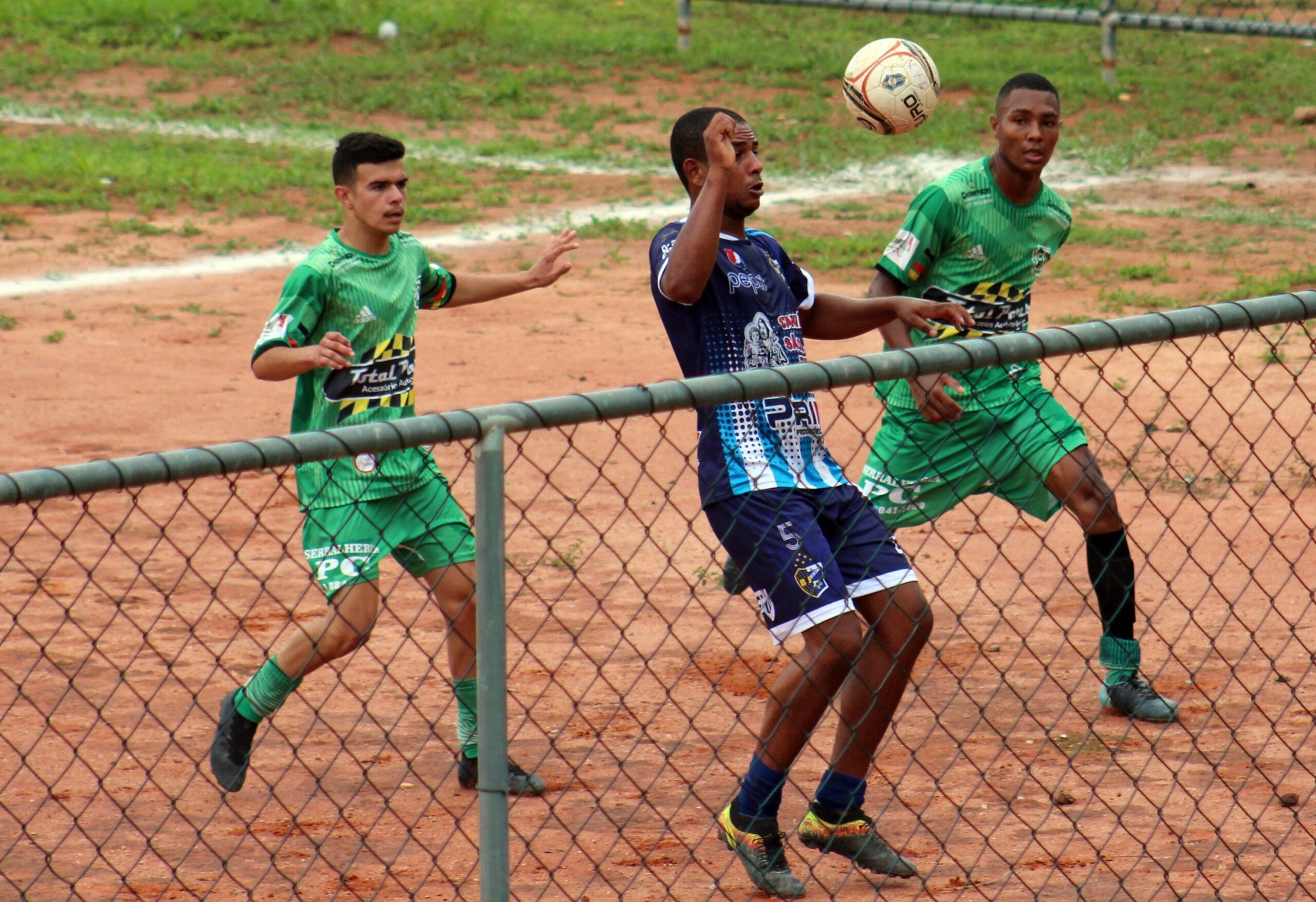 CFC vence o Azulão Boca Jusa no tempo normal e nos pênaltis e segue na Copa Divinópolis