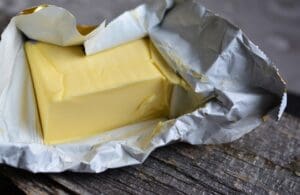 Saiba o que aconteceu com o pre&ccedil;o da manteiga do seu p&atilde;o na chapa que disparou 122% em 6 anos?