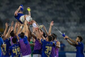 Rafael Sobis faz &uacute;ltimo jogo pelo Cruzeiro e anuncia aposentadoria