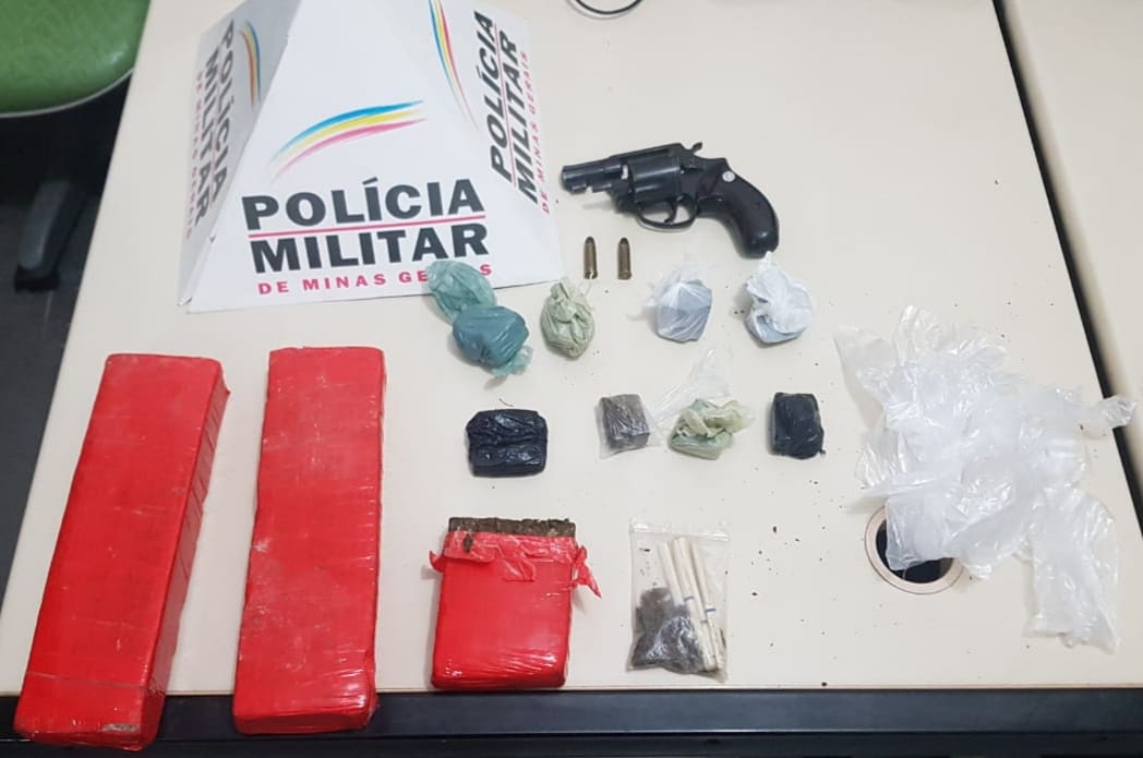 tráfico de drogas em Itaúna, suspeitos são detidos