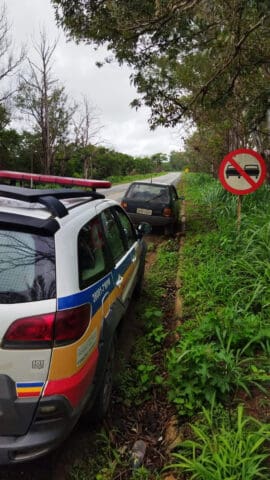 PM localiza veículo furtado