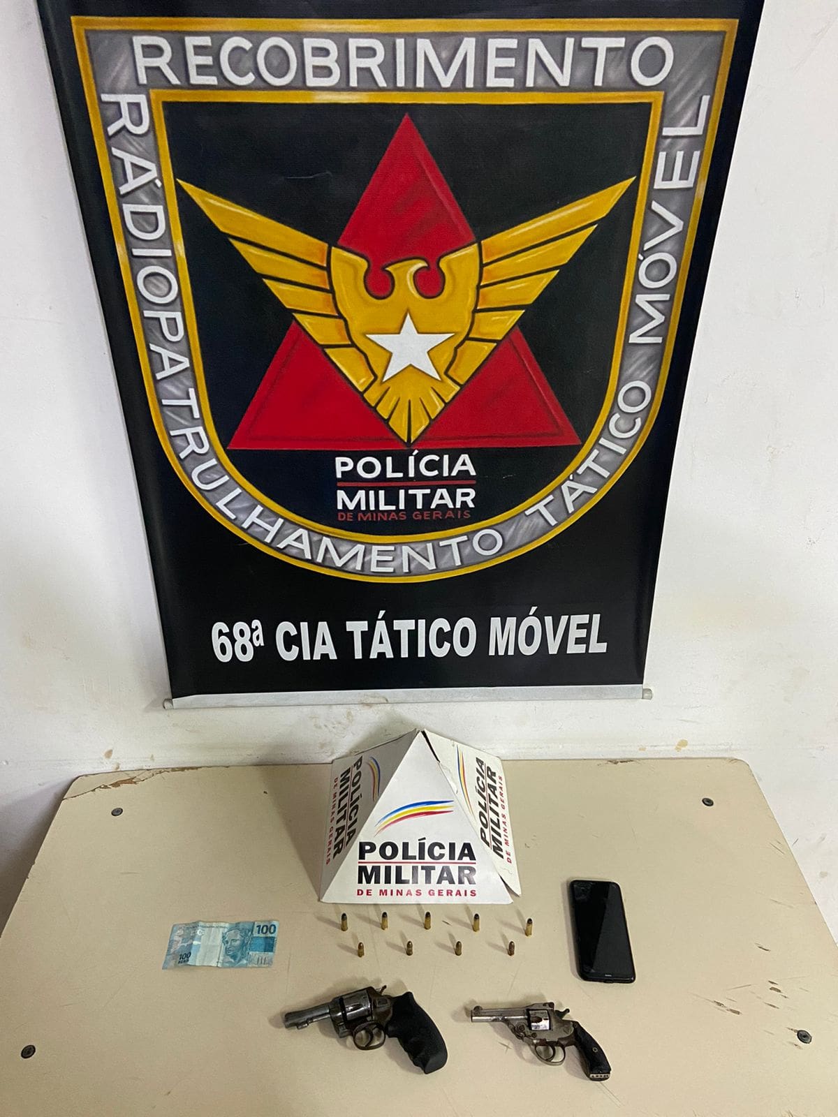 PM apreende munições e arma em Nova Serrana