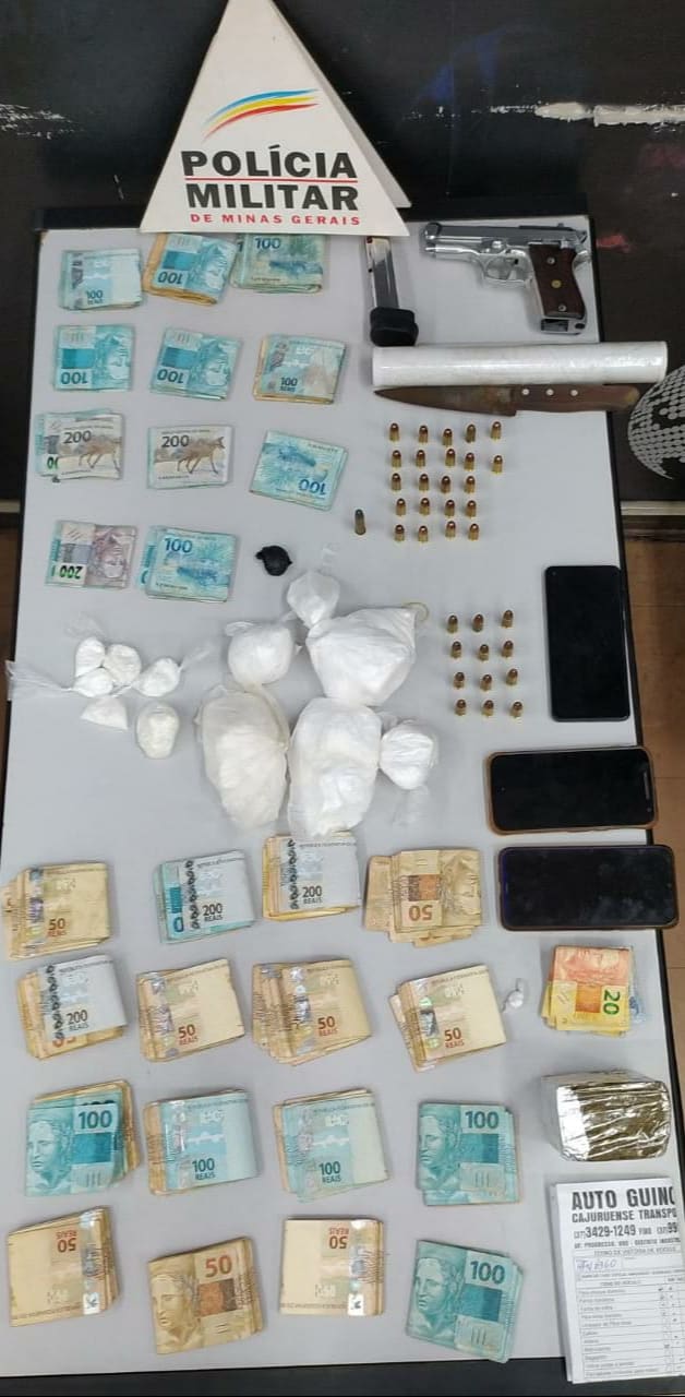Itaúna: Dupla é presa com drogas, munições e mais de R$27 mil