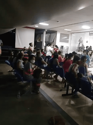 Pacientes reclamaram de demora e lotação em UPA de Divinópolis; veja vídeo