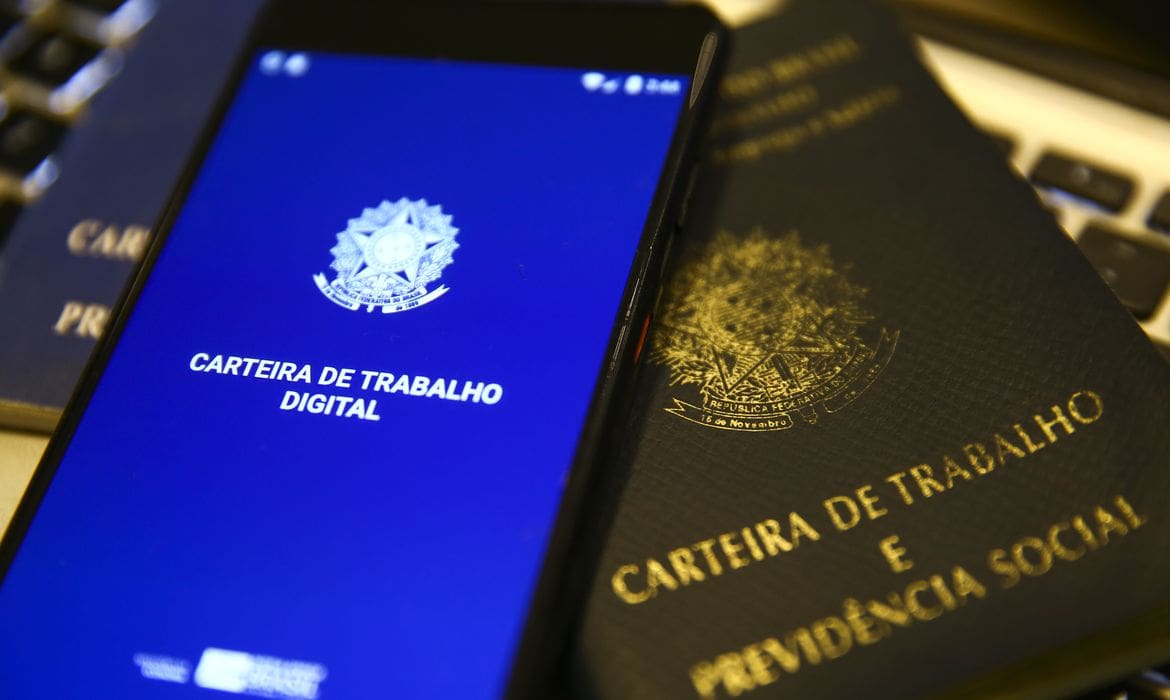 Divinópolis: confira as vagas de emprego para quinta-feira (12)