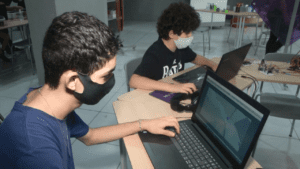 Estudantes de Divin&oacute;polis s&atilde;o premiados na Olimp&iacute;ada Brasileira de Rob&oacute;tica