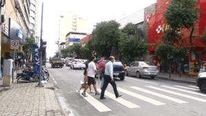 Natal 2021: Movimento nas ruas j&aacute; &eacute; maior que no ano passado